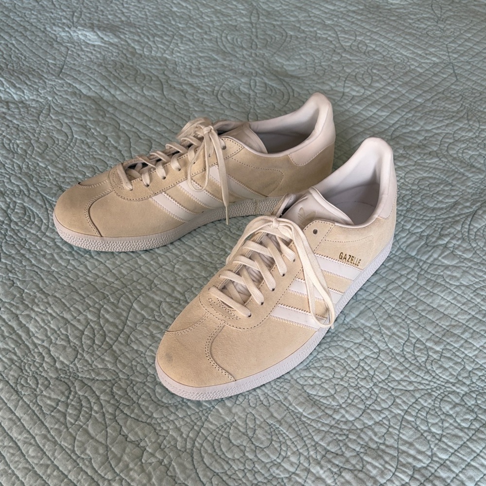 adidas Gazelle Women’s Sneakers in Beige and White